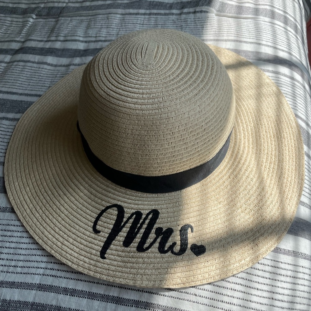 Mrs. Sun hat
